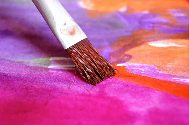 Image of a brush with some colours